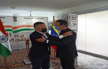Ambassador Abhishek Singh received H.E. Ernesto Villegas, Venezuelan Minister of Culture at the Embassy today and discussed possible areas of cooperation in the field of culture. H.E. Ernesto Villegas was also the Chief Guest of the event organized to mark the Birth Anniversary of Gurudev Rabindranath Tagore
